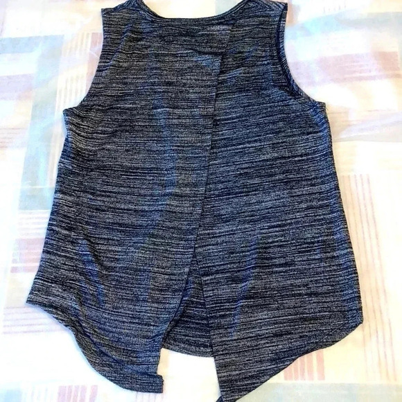 ππ Stylish ππTop with Open Back ππ - Picture 7 of 9